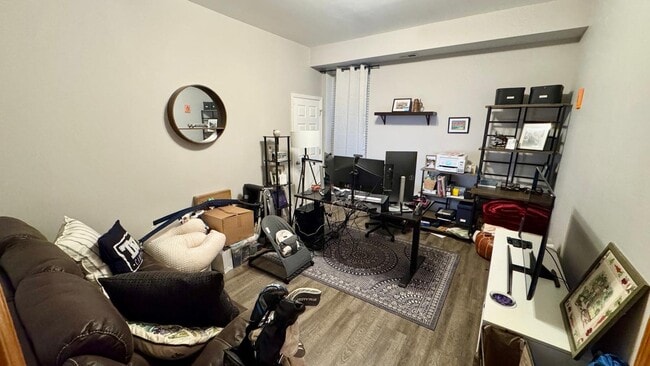 Photo - 1453 W Cortez St Apartment