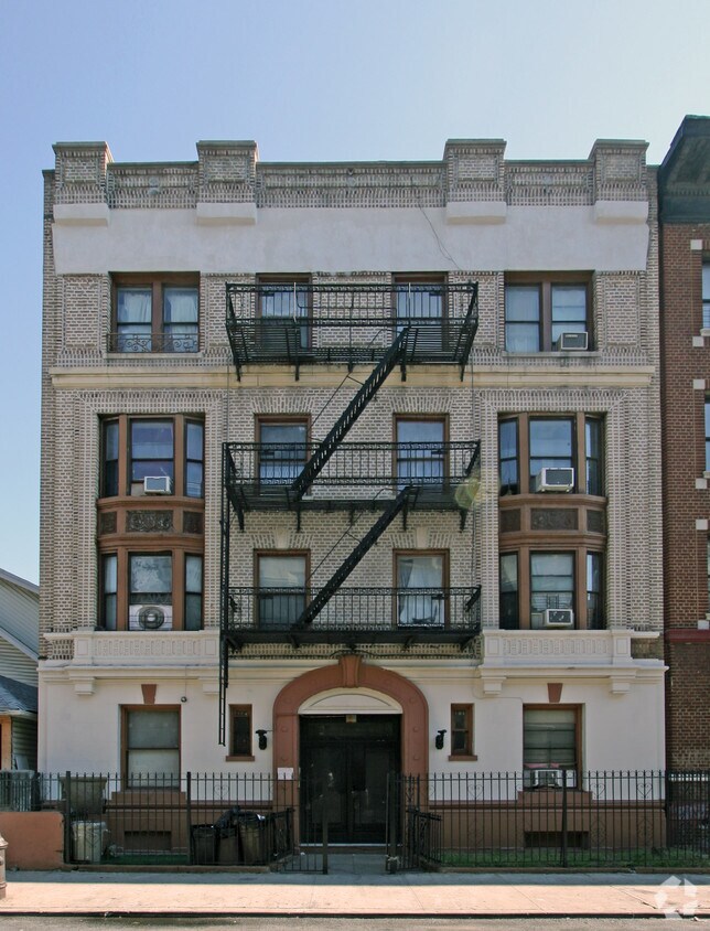 Primary Photo - 567 E 22nd St