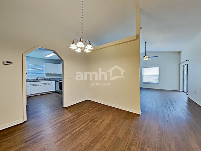 Building Photo - 1305 Cinda Ct