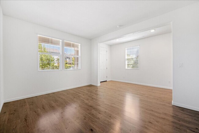Foto del edificio - 2560 Greg Jarvis Ave