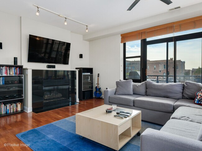 Foto del edificio - 1260 W Washington Blvd