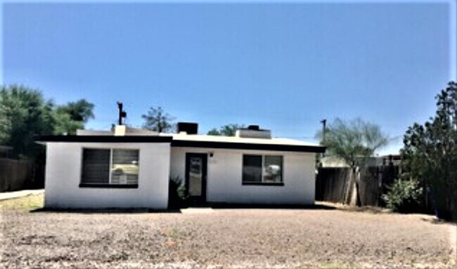 Unit 1 - 636 E Waverly St