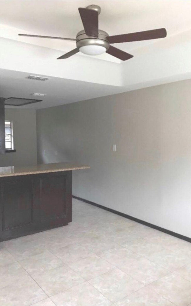  - 601 Gastel Cir