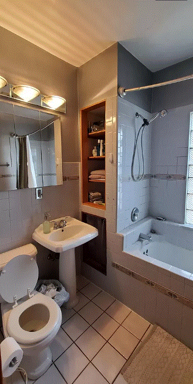 Bath - 1200 Powderhorn Terrace