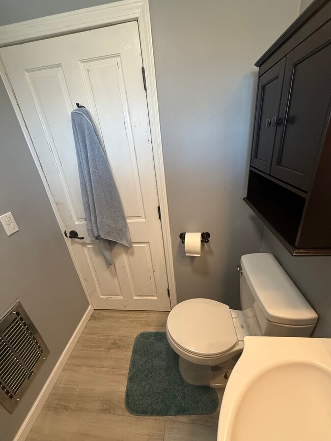 Building Photo - 6230 Pursia Rd