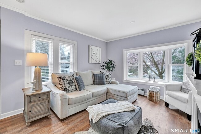 Building Photo - 132 Pequot Ave