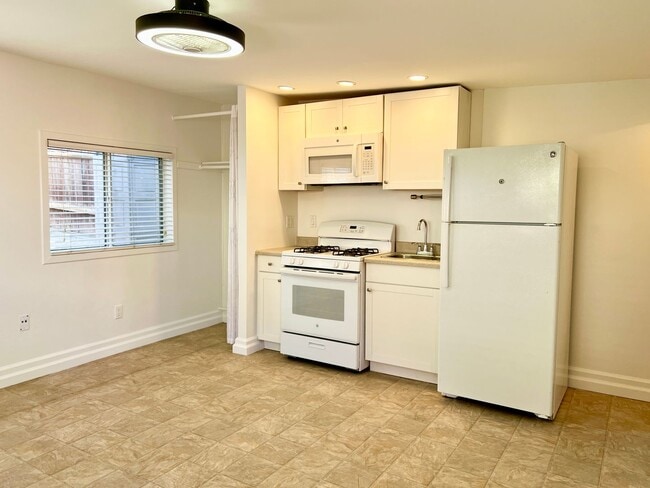 Building Photo - Studio in North Park - Freshly Painted, Co...