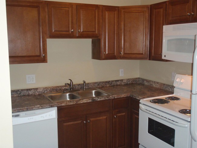 Foto del edificio - 23200 Huron River Dr