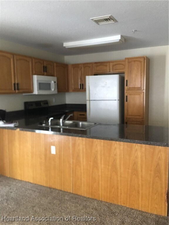 Foto del edificio - 1009 W Pleasant St