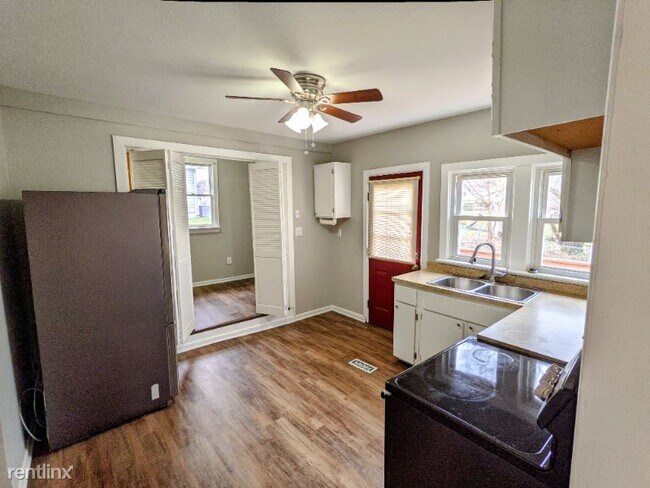 Building Photo - 3 br, 1 bath House - 125 N Williams St