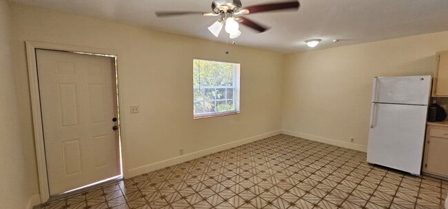 Building Photo - 9614 NW 5th Ave