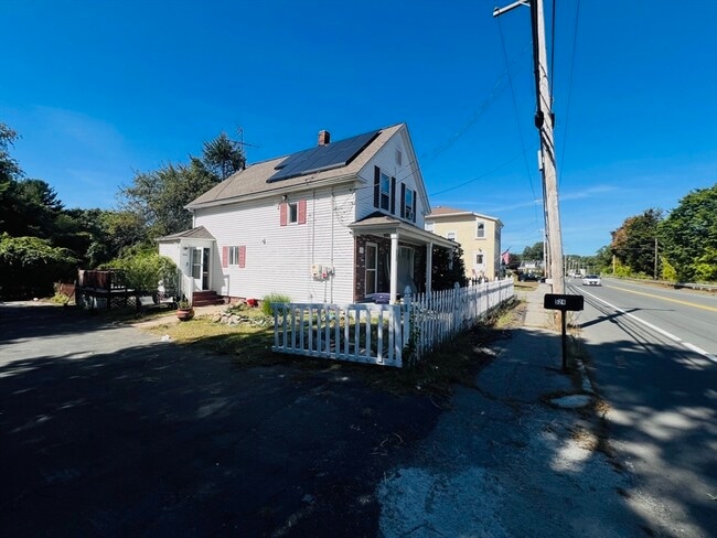 Building Photo - 524 Merrimack St