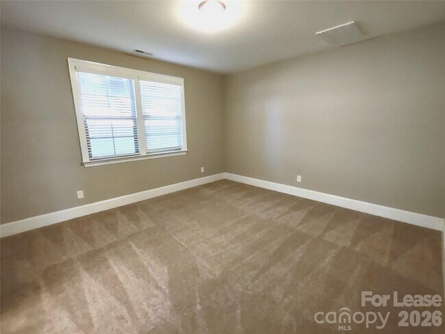 Foto del edificio - 6432 Fairway Row Ln