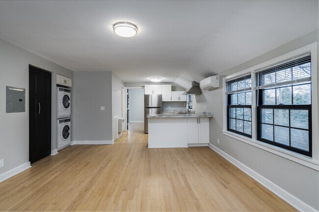 Foto del edificio - 826 W Lakeside St