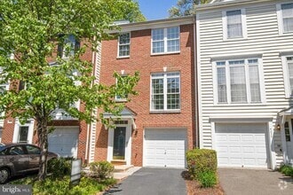 Building Photo - 4037 Fairfax Center Hunt Trail