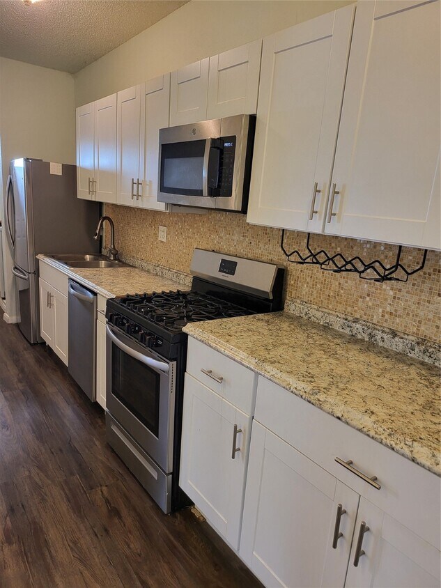 Foto principal - 1226 W Gray St