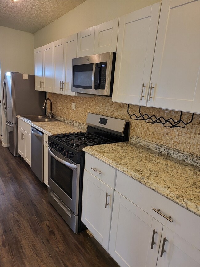 Building Photo - 1226 W Gray St