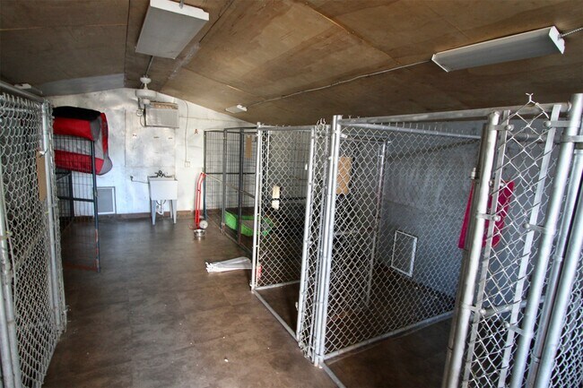 Foto del edificio - 11518 Bogs Rd