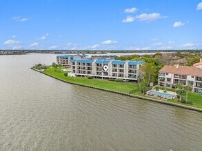 Building Photo - 351 Lakeside Ln