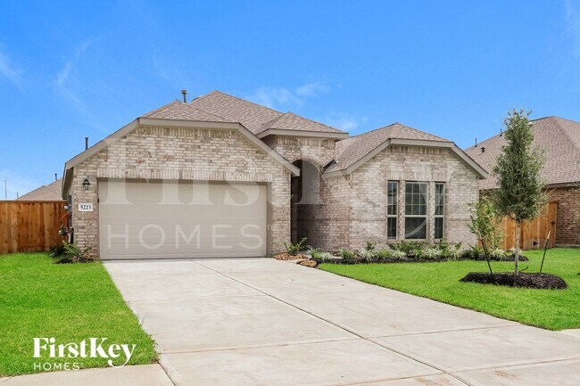 Foto del edificio - 5223 Pine Pass Dr