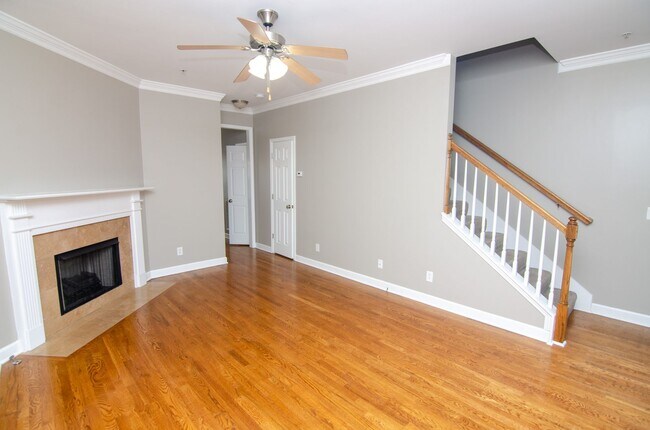Building Photo - 3002 Newport Commons Dr