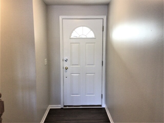 Building Photo - 621 Arbor Circle