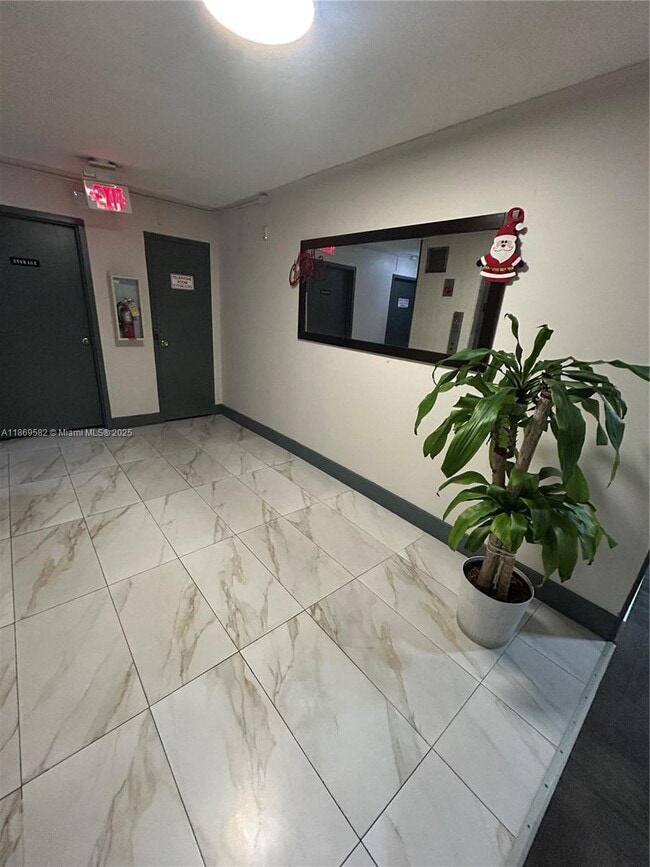 Foto del edificio - 1250 NE 125th St