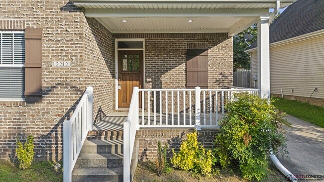 Building Photo - 2212 Pokeberry Park