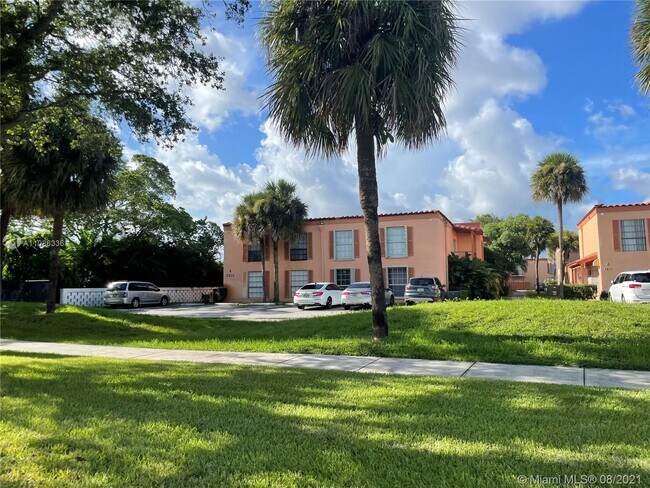 Building Photo - 7215 Miami Lakes Dr