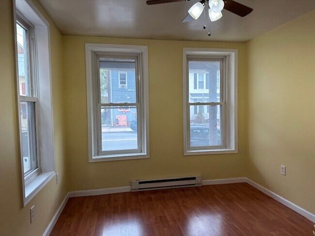 Foto del edificio - 206-208 W Main St-208B W Main St