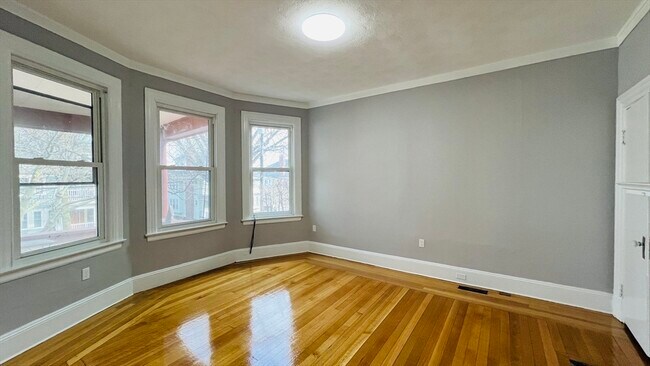 Building Photo - 206 Winchester St