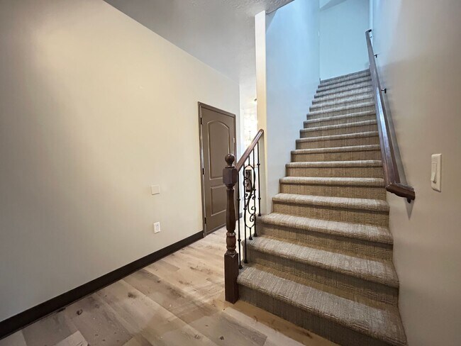 Foto del edificio - Townhome With Clubhouse