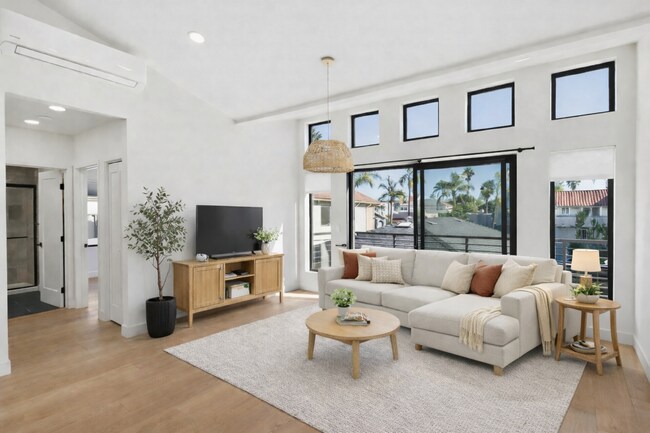 Foto del edificio - Brand New Construction – 3 Bed / 2 Bath Duplex Home in Normal Heights