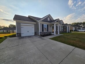 Building Photo - 452 Conifer St