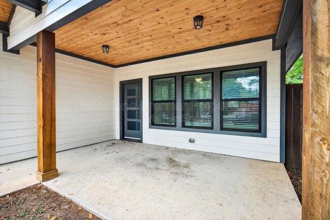 Foto del edificio - 211 W Murray St