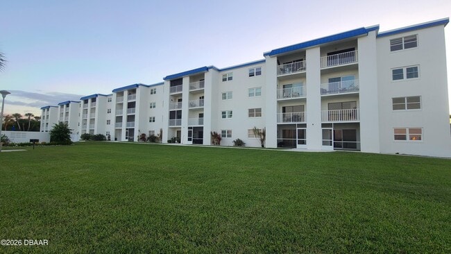 Building Photo - 3131 S Ridgewood Ave