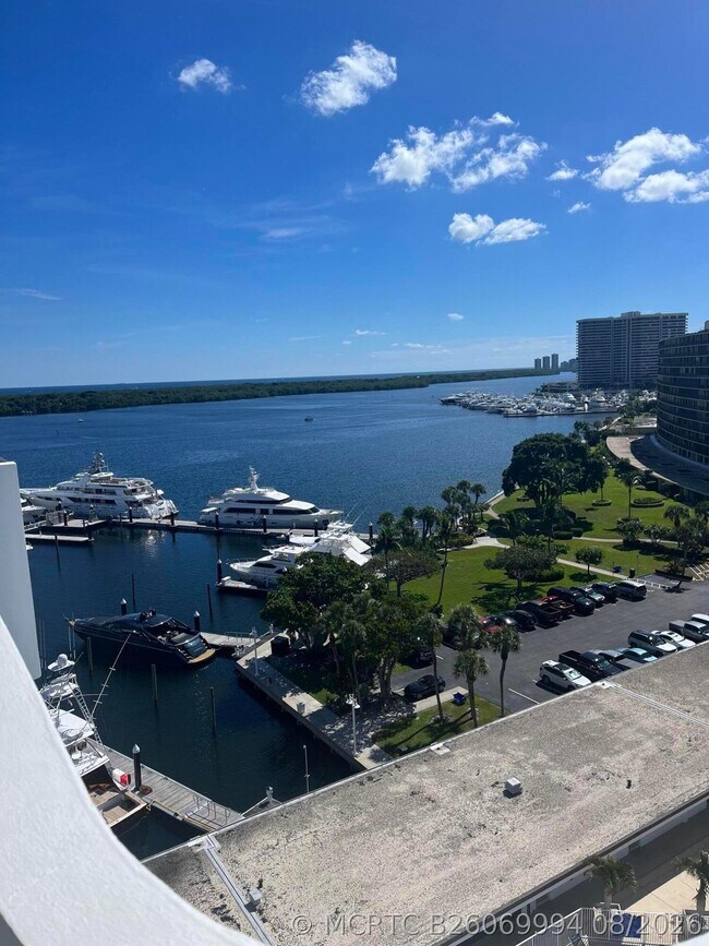 Building Photo - 1208 Marine Way W