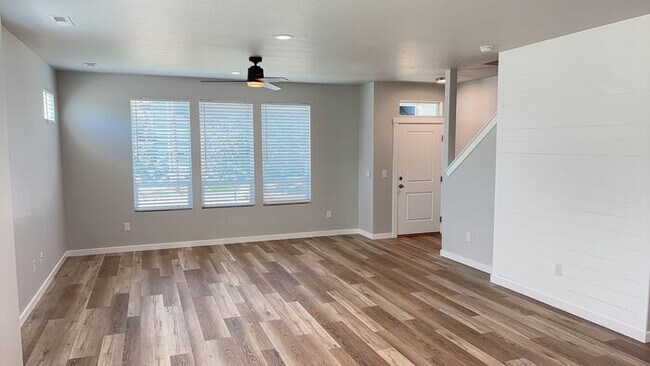 Foto del edificio - Roe Street Townhomes