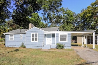 Building Photo - 700 Robison Dr Building Photo - 700 Robison Dr