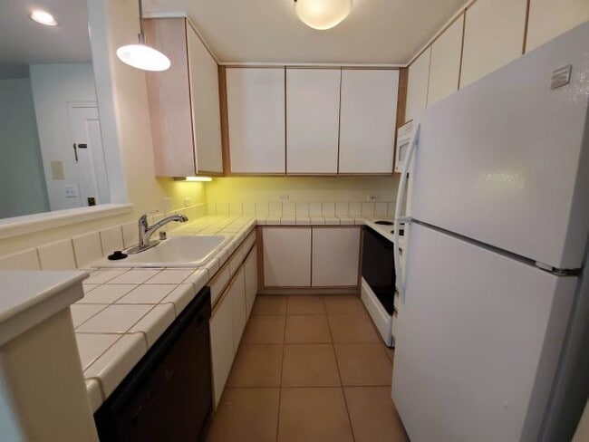 Building Photo - 2 bedroom in San Rafael CA 94901