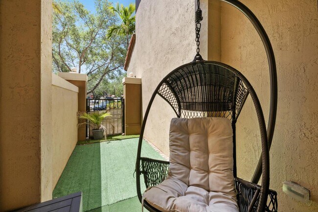 Foto del edificio - 2905 Hidden Hills Rd