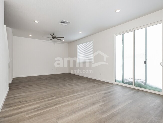 Foto del edificio - 751 Harvey St