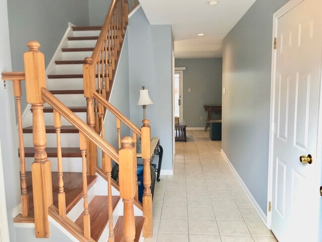 Building Photo - RARELY OFFERED IN PACKER PARK 3BR/2.5BA HOME w/Garage, Patio & Deck!