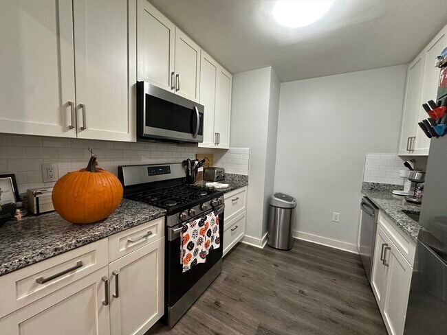 Foto del edificio - 17 Hennery Wy