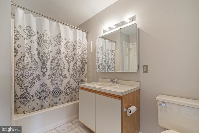 Building Photo - 1146 Chanticleer