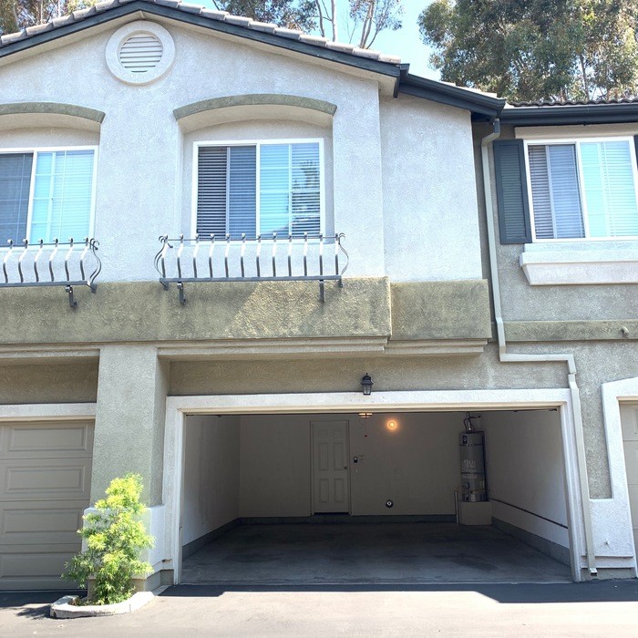 Foto principal - 12353 Creekview Dr