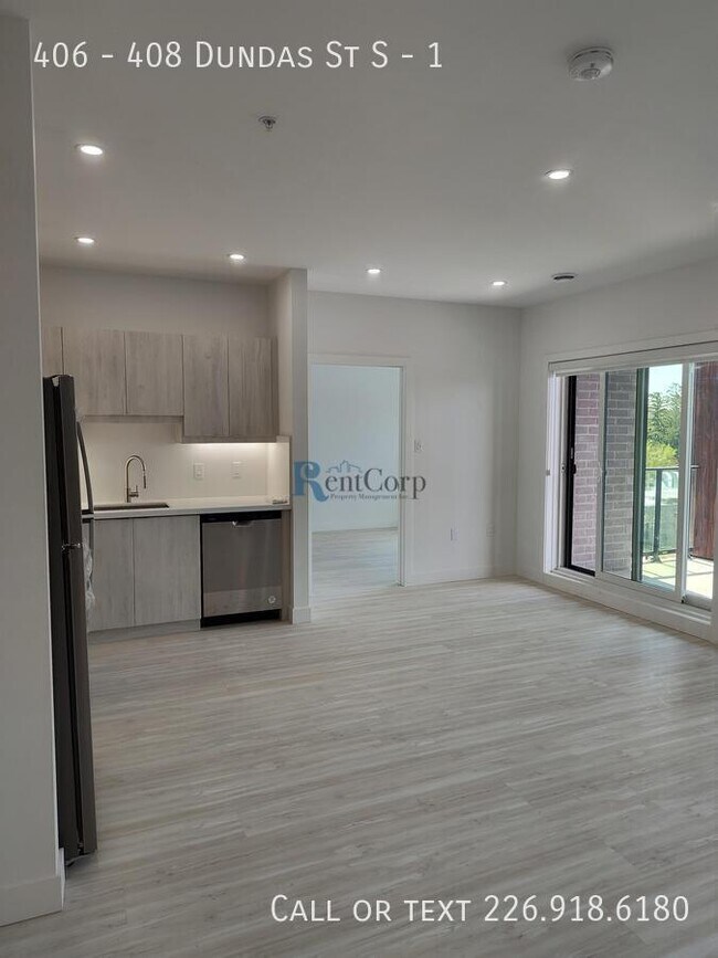 Photo du bâtiment - 408-408 Dundas St S
