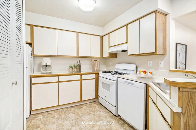 Building Photo - South Bridge Apartments