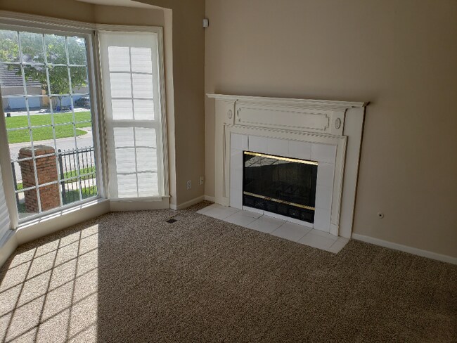 Building Photo - 9758 N Montclair Ave