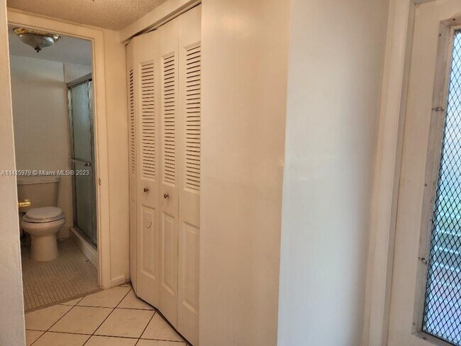 Building Photo - 6161 NW 57th Ct